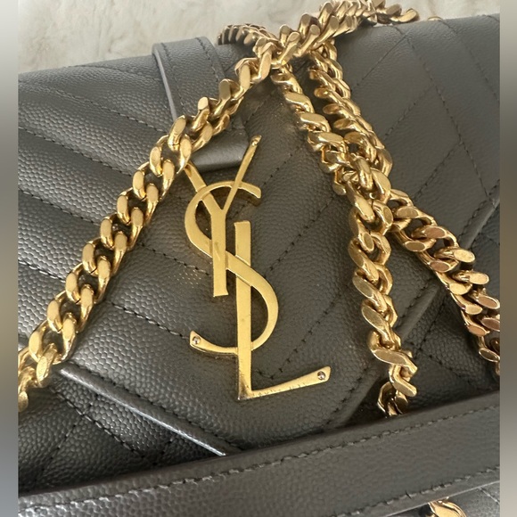 Yves Saint Laurent Gray Quilted Leather Chain Bag - Picture 2 of 16